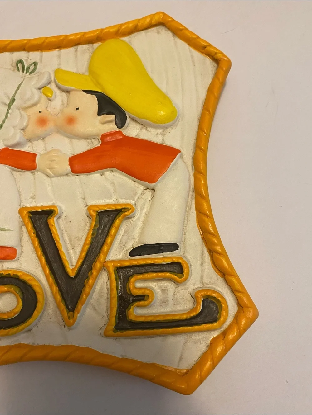 Vintage Lefton 1970'S Child’s Love Chalk ware Wall Hanging Boy & Girl Kissing